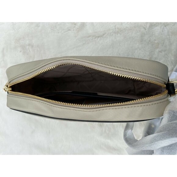 Michael Kors Jet Set Charm Beige Black Large EW Ny - Picture 5 of 5